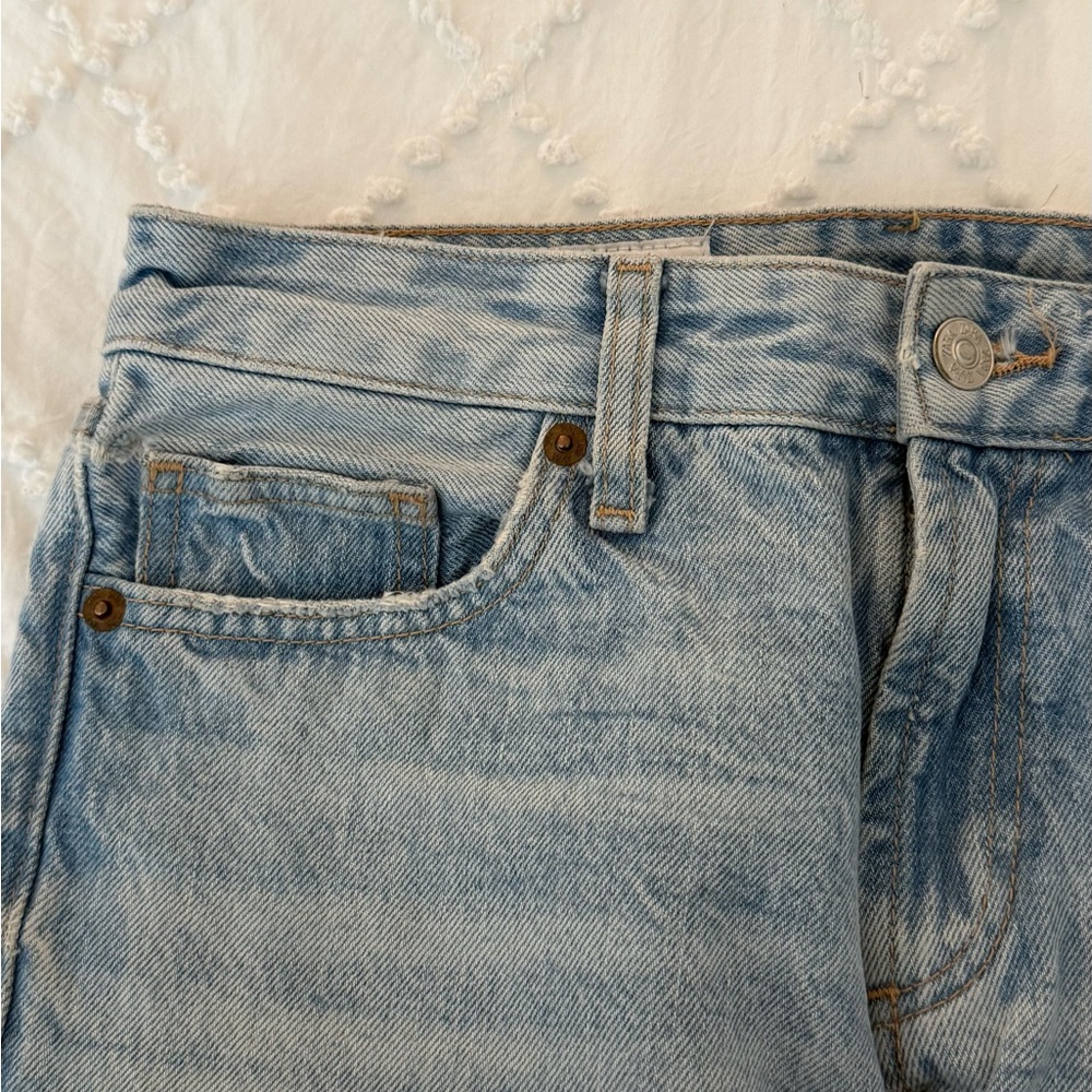 Zara Light Blue Denim Jeans with Tan Stitching